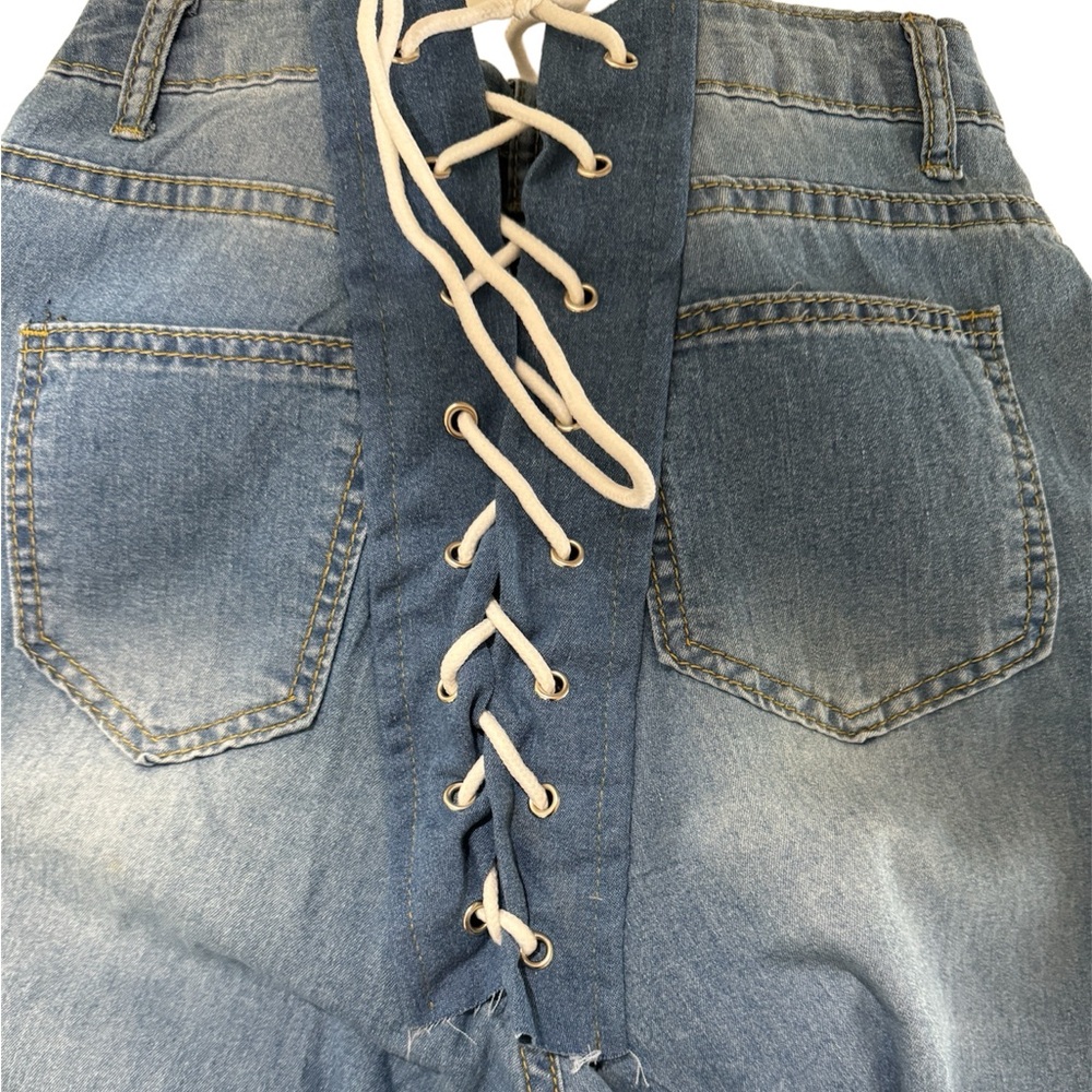 Lace Up Butt Medium Wash Jeans - Picture 3 of 3